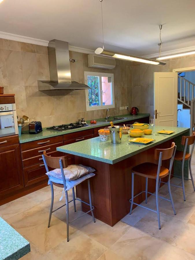 Chalet Con Piscina A 50 M De La Playa . 마르베야 외부 사진